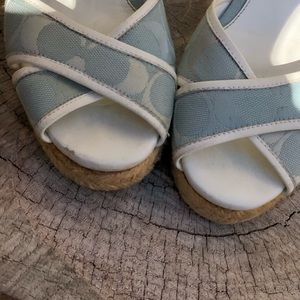 Coach Wedge Ribbon Sandals in Blue&White. Size 8